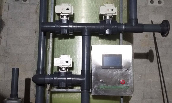 農(nóng)村凈化水設備 35m3/小時,多介質凈化水設備,井水凈化器 壓力式凈水設備